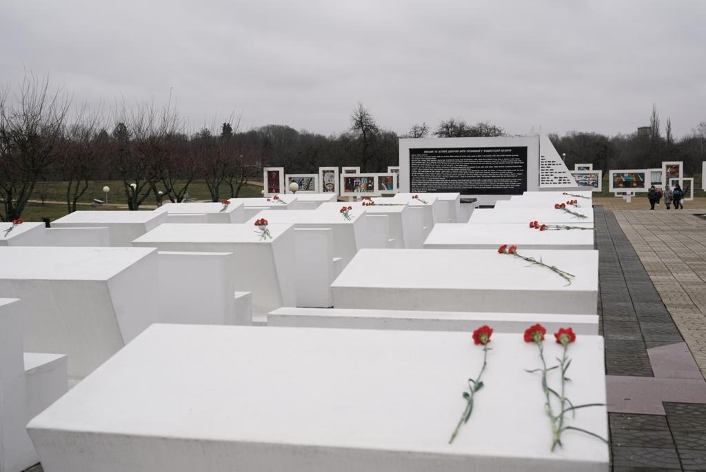 Глава Башкирии побывал в мемориальном комплексе «Детям – жертвам войны» в Белоруссии