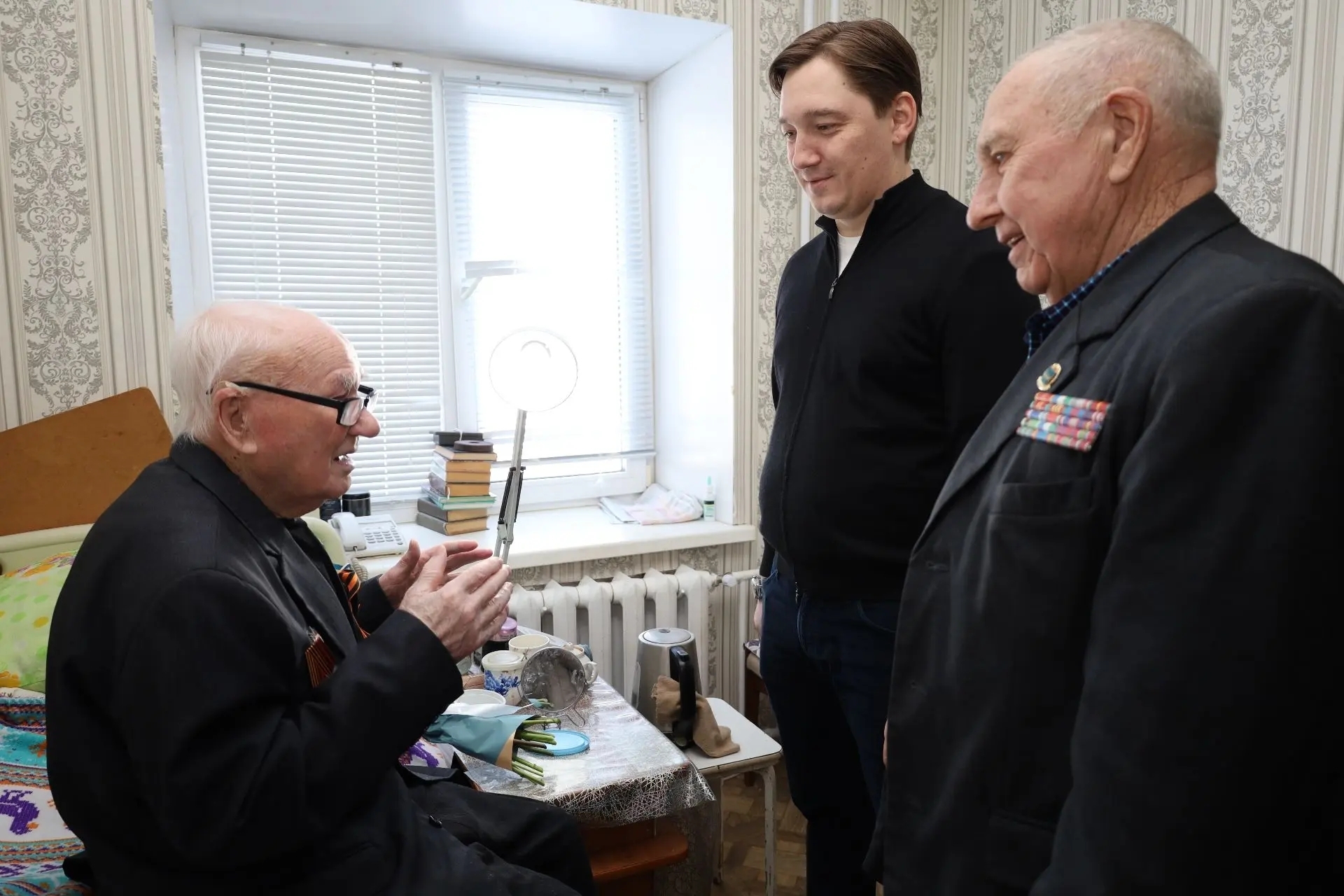 В Стерлитамаке поздравили ветеранов с Днём защитника Отечества