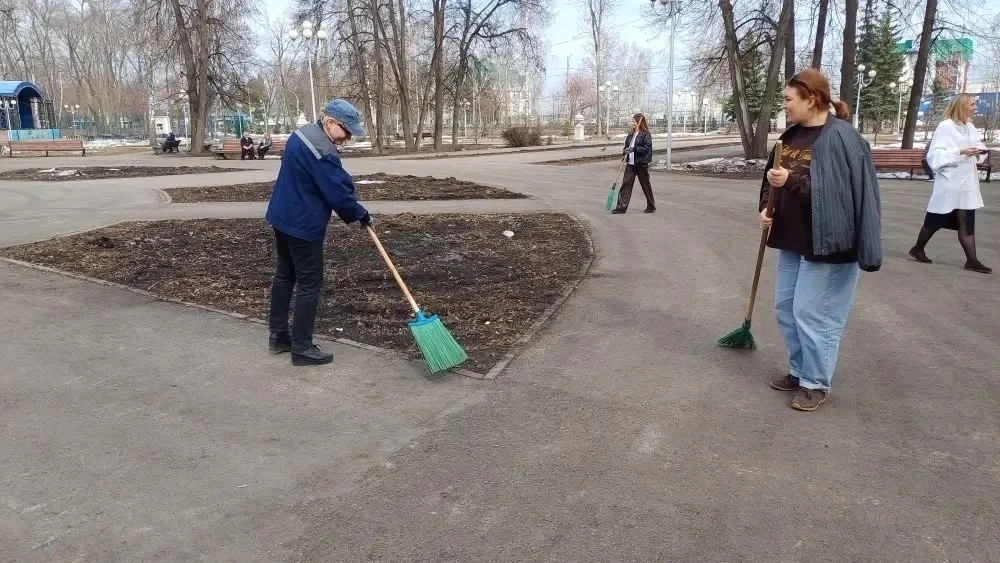 В Стерлитамаке продолжаются субботники