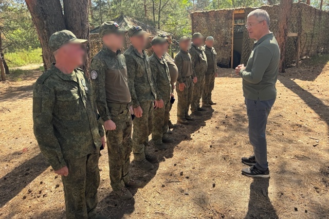 Радий Хабиров приехал в зону СВО проведать военнослужащих из Башкирии