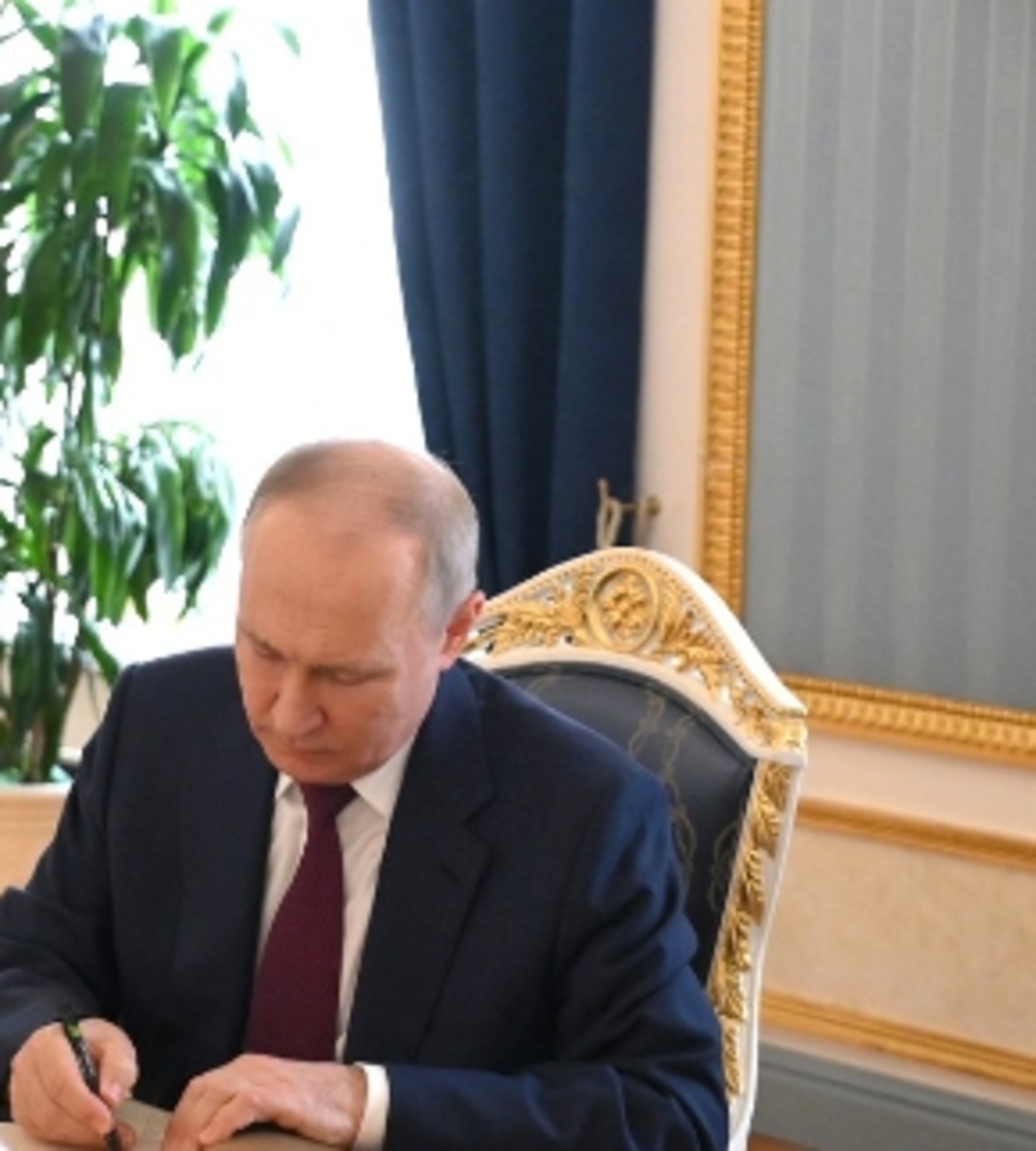 Президент России Владимир Путин  подписал ряд важных законов