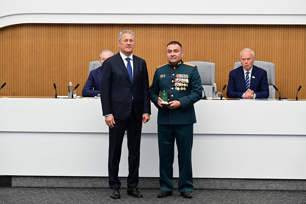 Глава республики вручил ордена генерала Шаймуратова участникам СВО из Башкирии