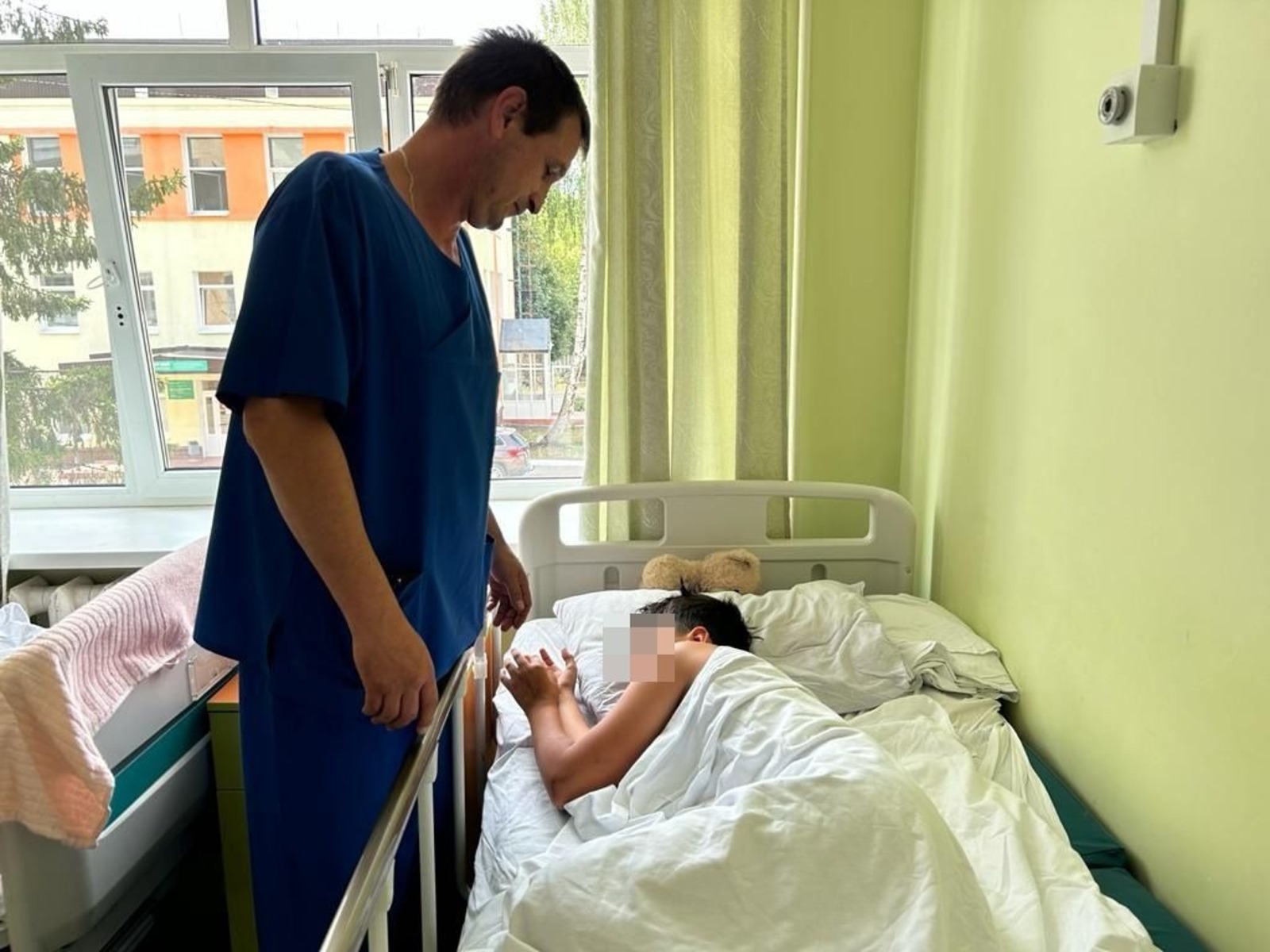 В Башкирии врачи провели сложную операцию мальчику с тяжёлой травмой позвоночника