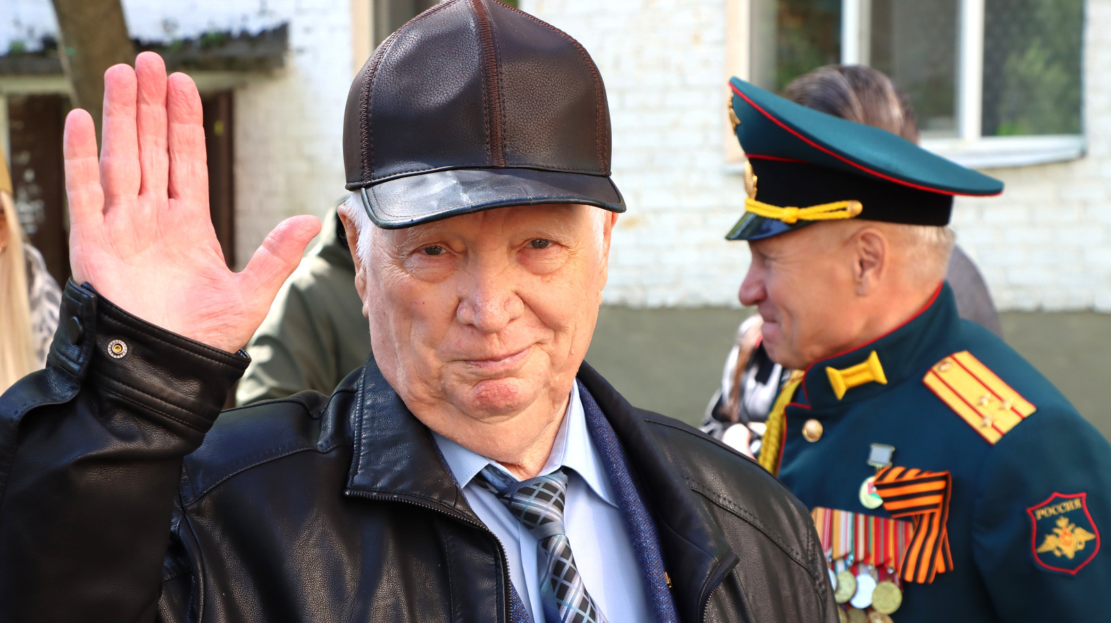 В Стерлитамаке прошли личные парады для ветеранов