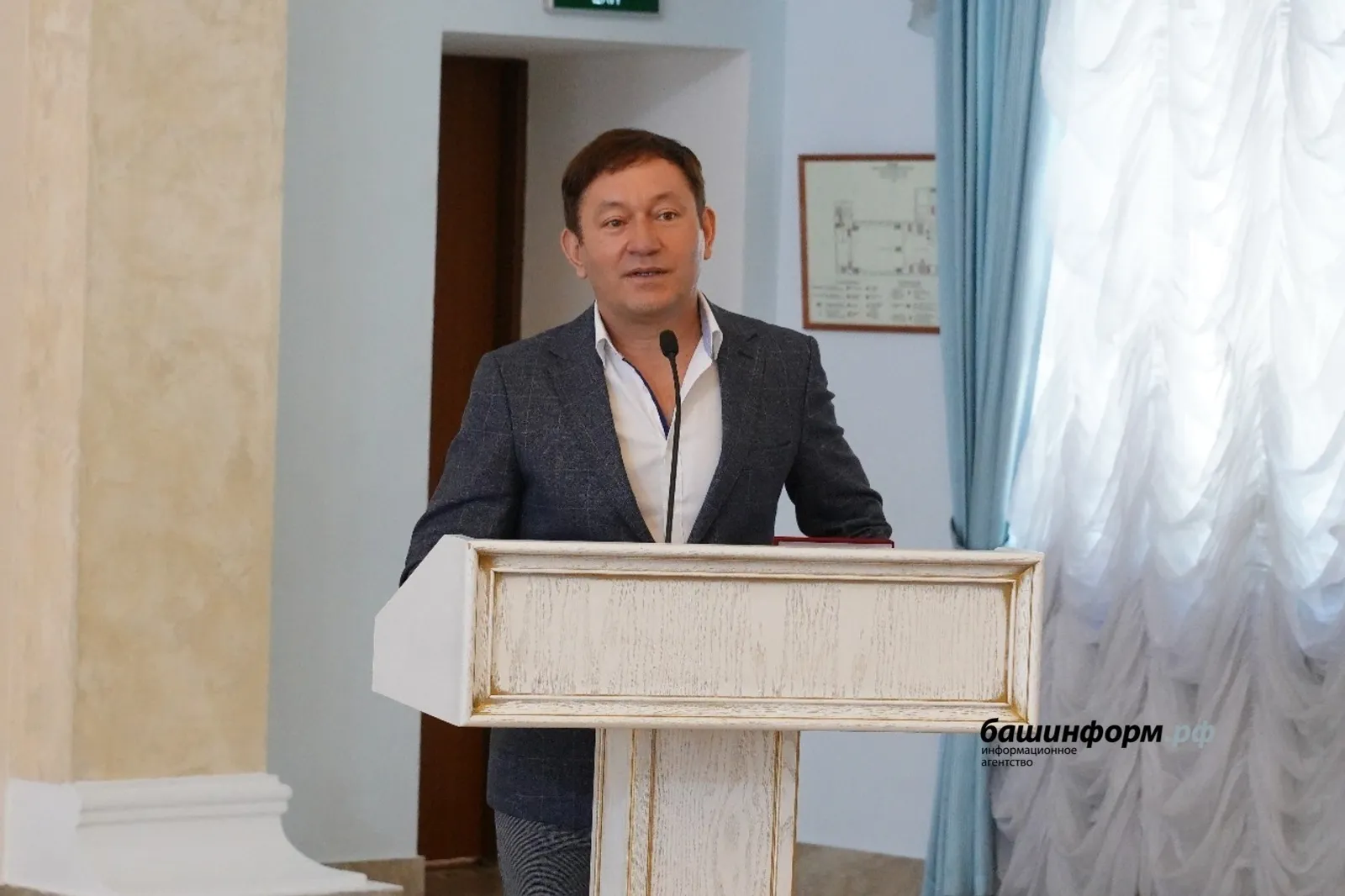 Владимир Путин отметил заслуги артиста из Башкирии Айдара Галимова