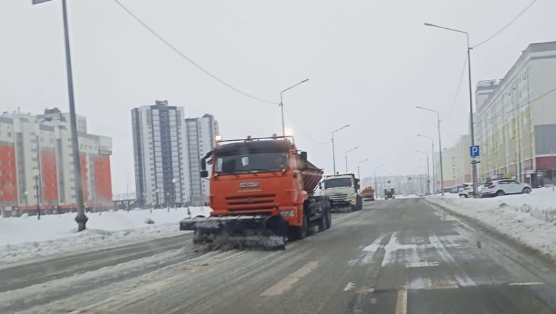 Продолжается  очистка  городских улиц и дорог от снега