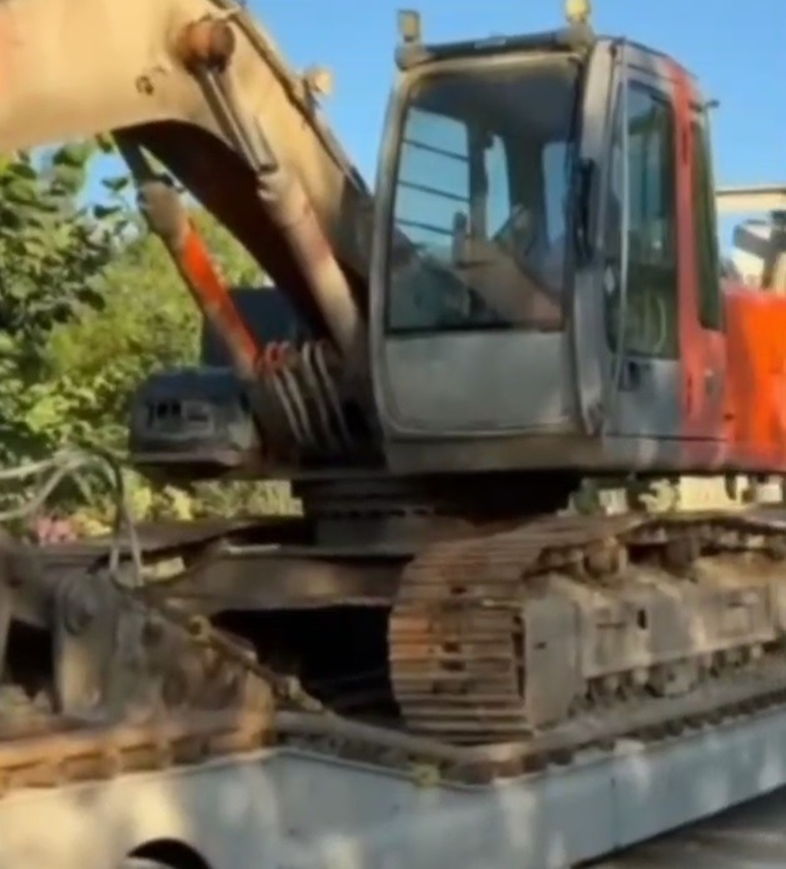 Монахи Башкирии отправили в зону СВО спецтехнику