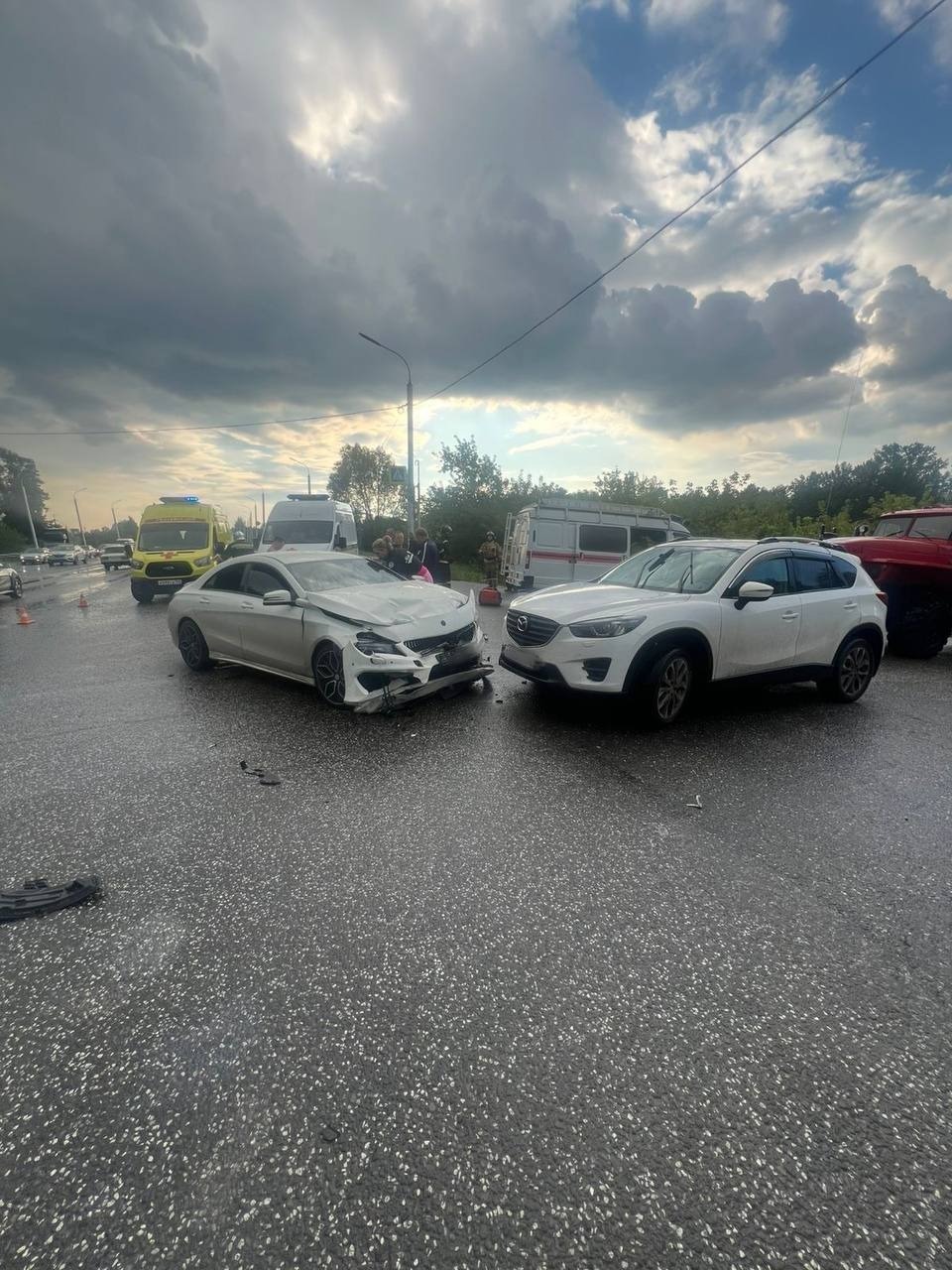 В Башкирии спасатели помогли зажатой в салоне автомобиля пассажирке