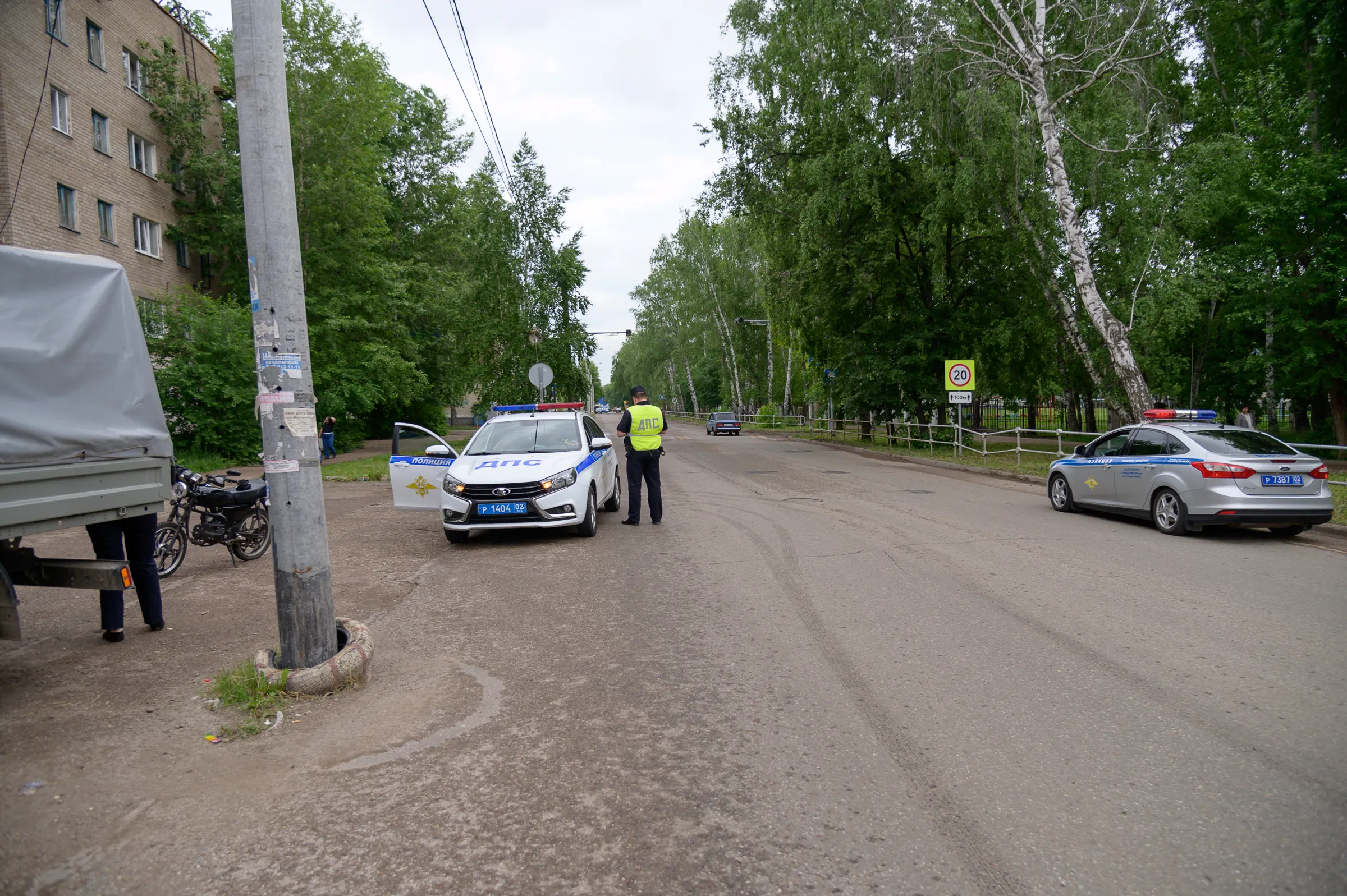В центре внимания — подростки на дороге