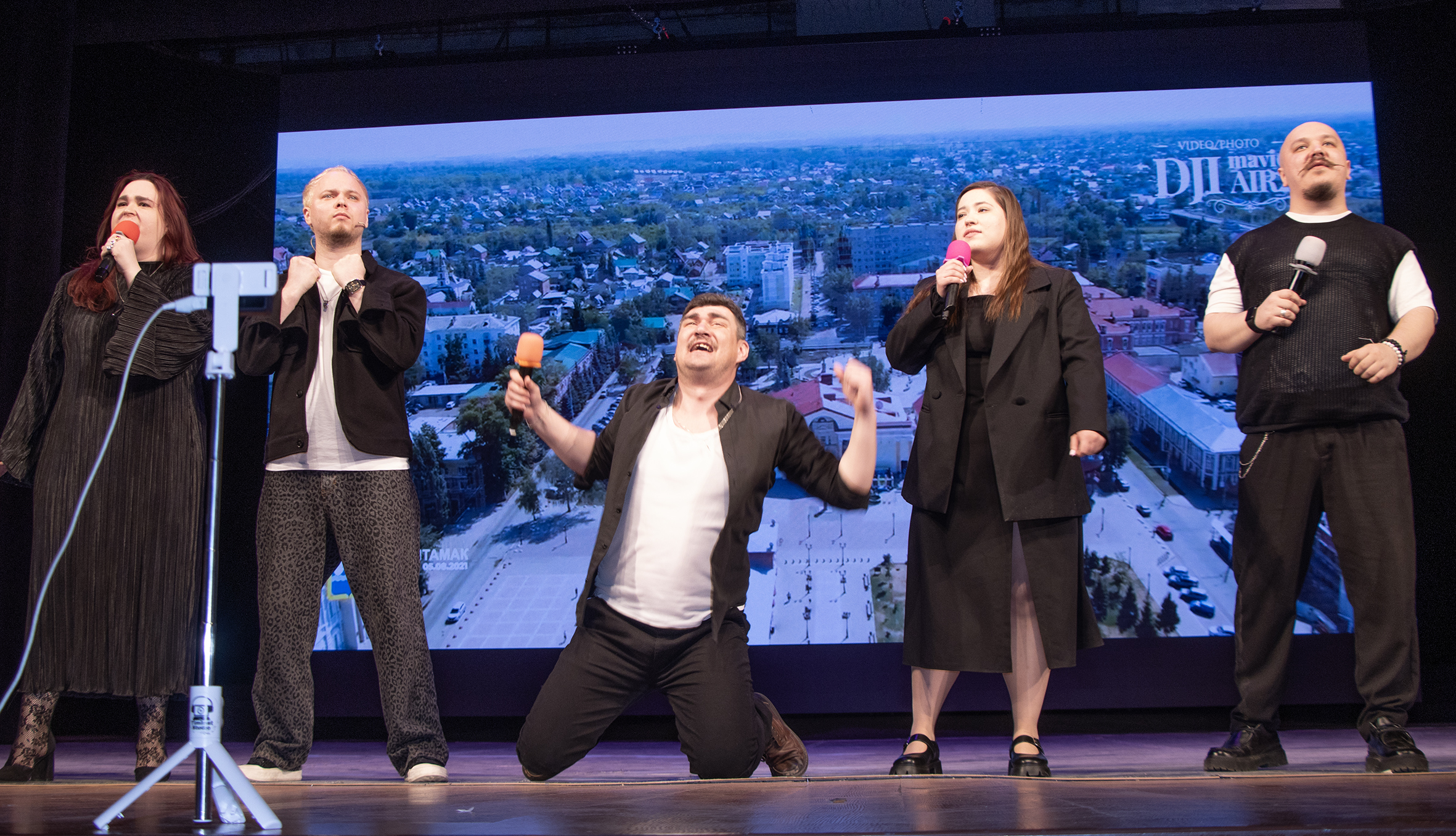 Много шуток - хороших и разных