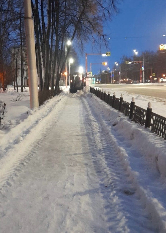 Продолжается  очистка  городских улиц и дорог от снега