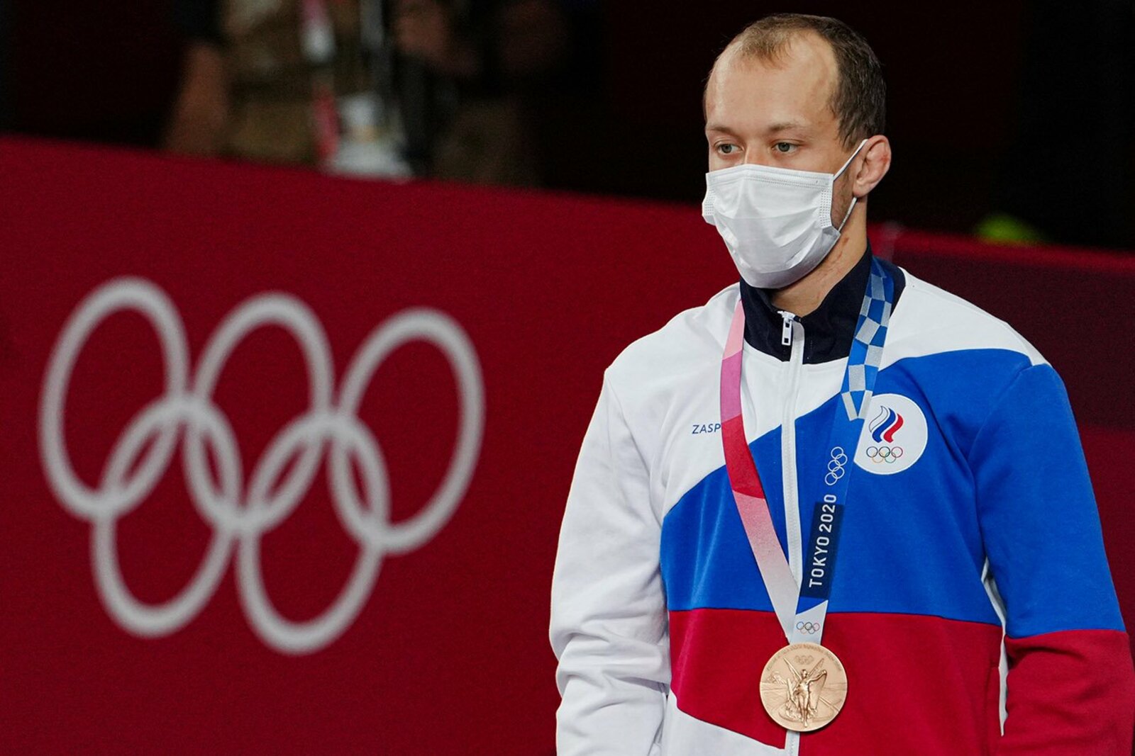 Российский борец греко-римского стиля Сергей Емелин накануне завоевал бронзу на Олимпиаде в Токио