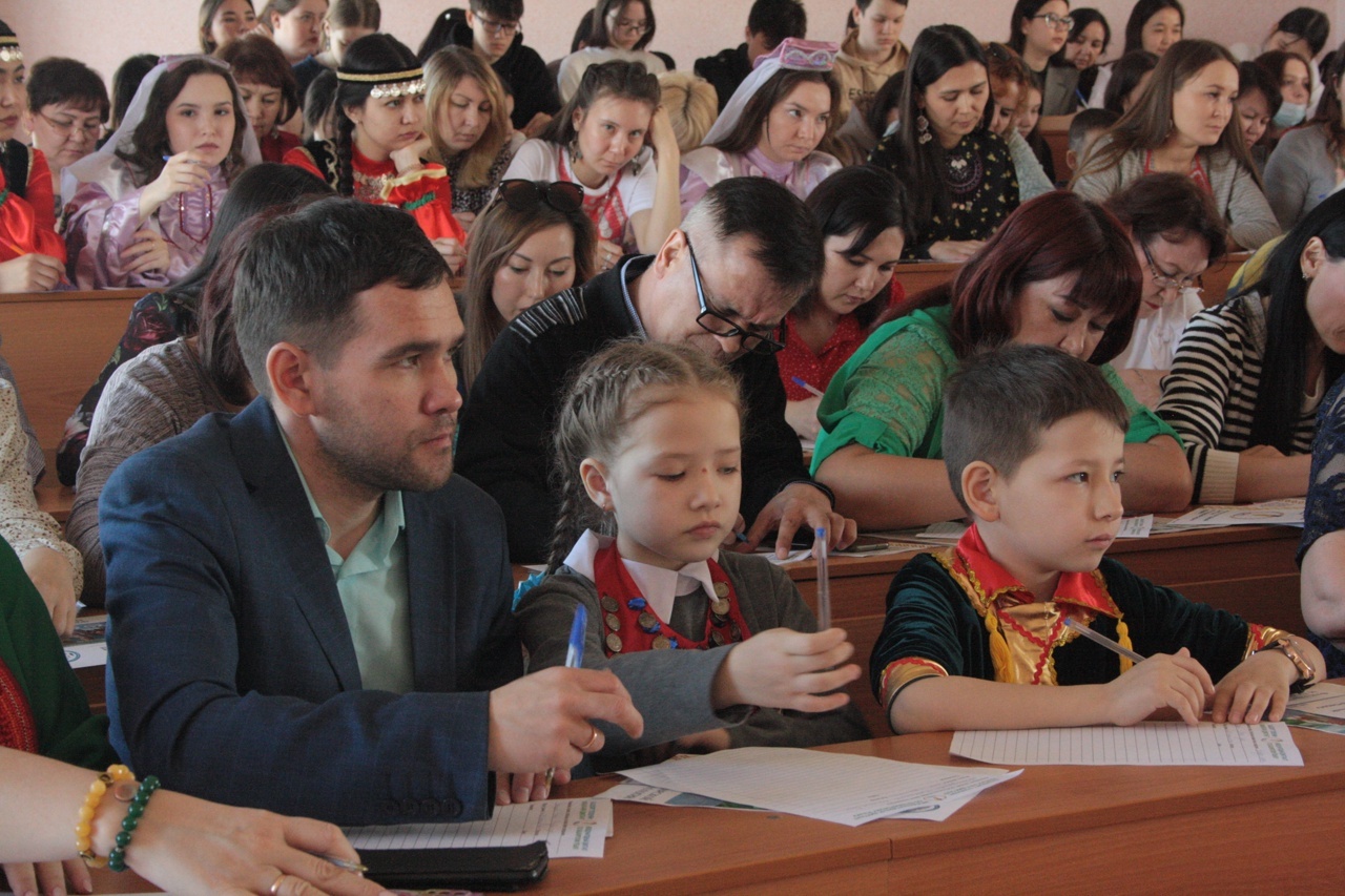 В Стерлитамаке прошел «Международный диктант по башкирскому языку»