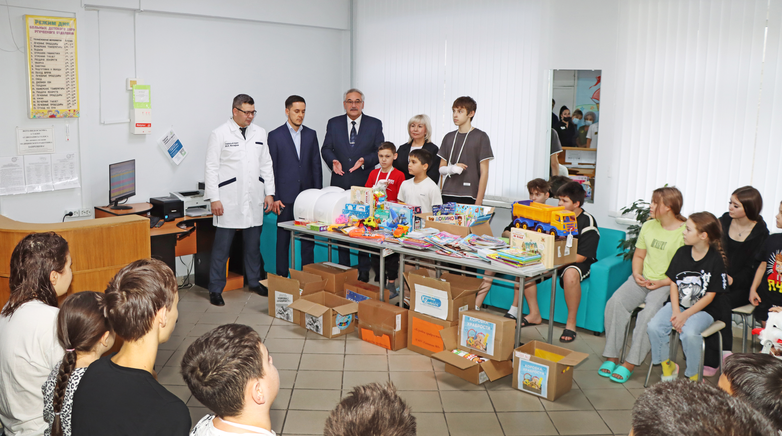 Стерлитамакские депутаты приняли участие в акции «Коробка храбрости»