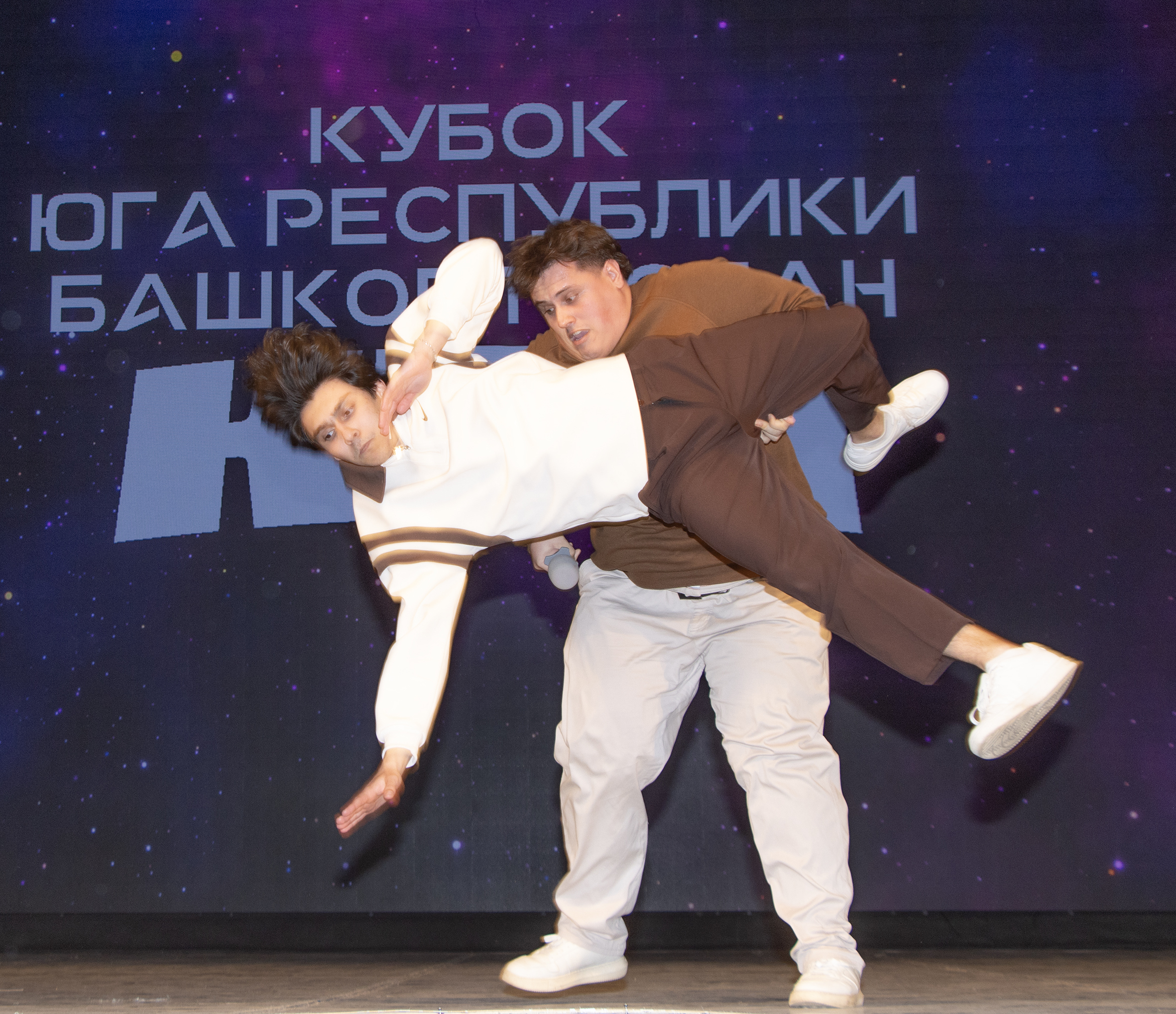 Много шуток - хороших и разных