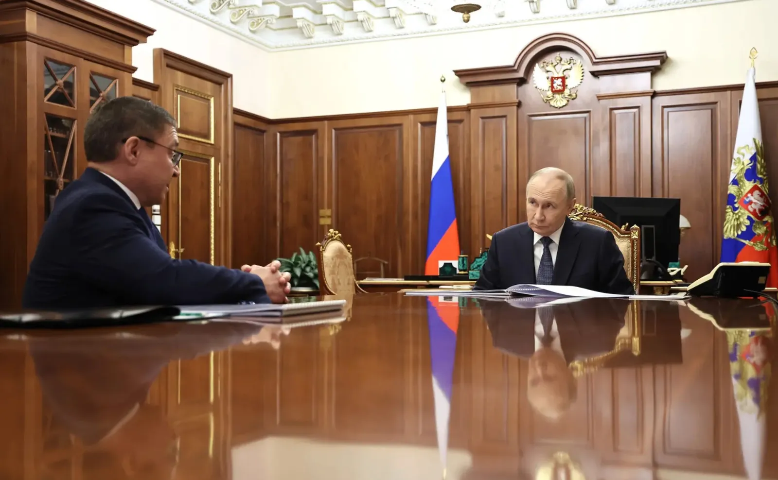 Владимиру Путину доложили о выполнении его поручений по работе с участниками СВО