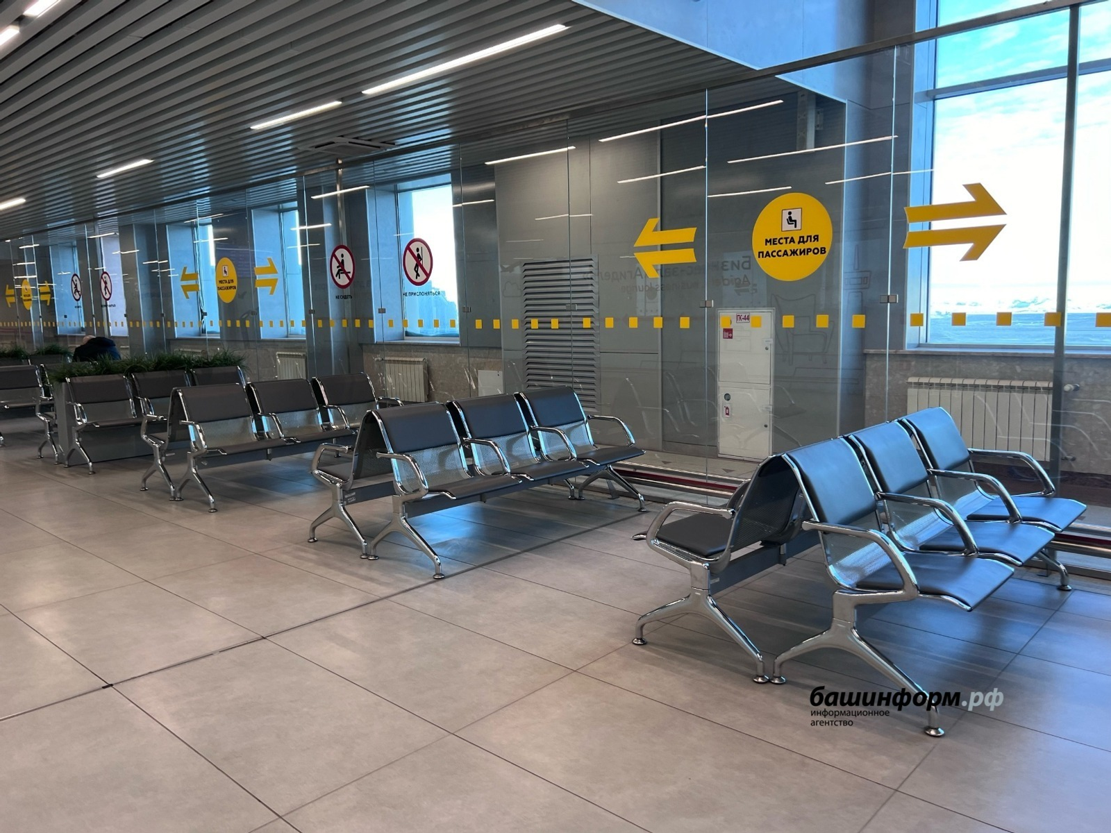 Пассажир внезапно потерял сознание и умер при посадке на рейс Уфа – Иркутск