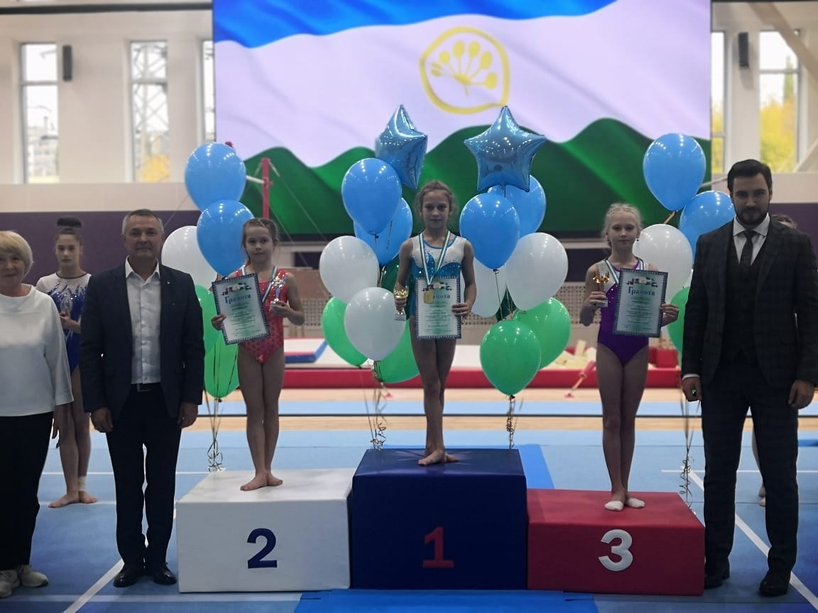 Юные спортсменки из Стерлитамака заняли призовые места по спортивной гимнастике в Уфе