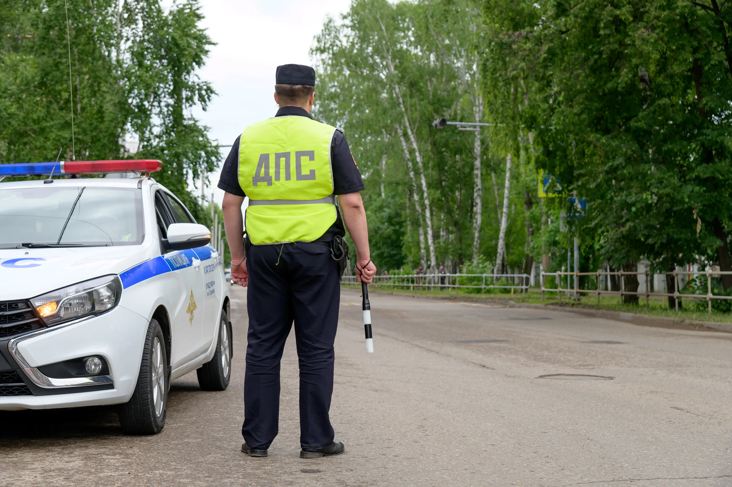В центре внимания — подростки на дороге