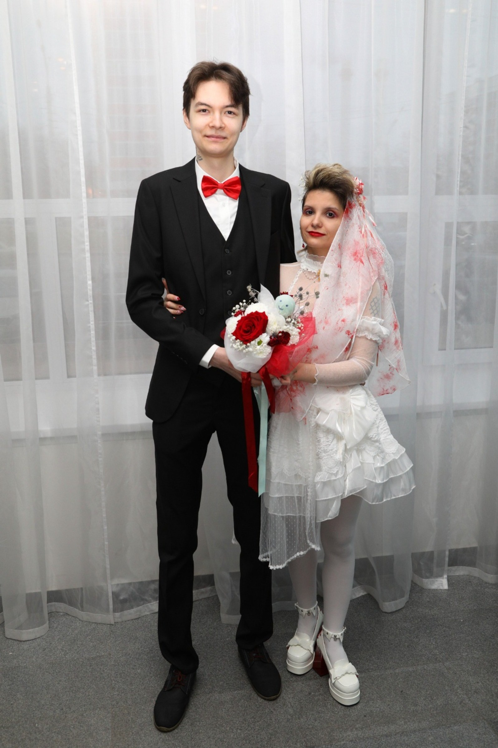 В Башкирии  жених и невеста пришли в ЗАГС в «жутких» костюмах