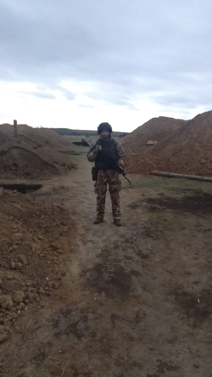 В конкурсе "Мой любимый защитник" участвует Роберт Хасанов