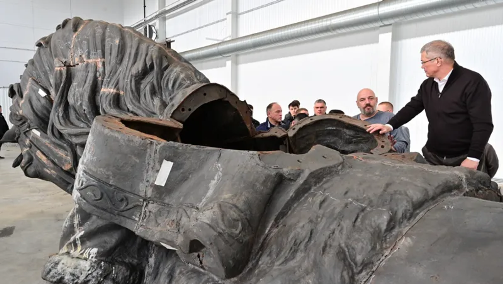 Глава Башкортостана оценил ход реставрации памятника Салавату Юлаеву