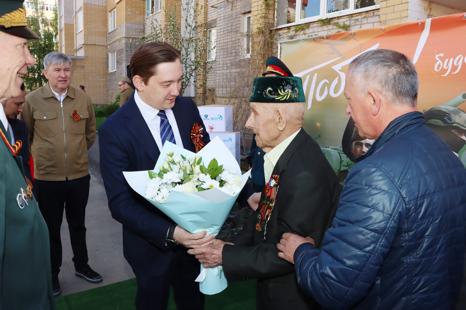 В Стерлитамаке прошли личные парады для ветеранов