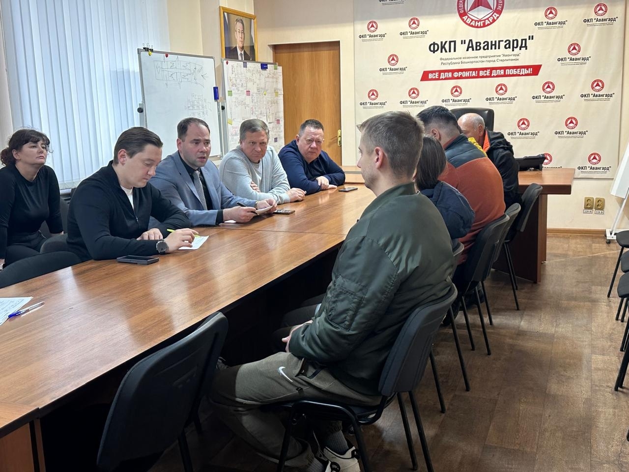 Глава администрации Стерлитамака встретился с семьями погибших на "Авангарде"