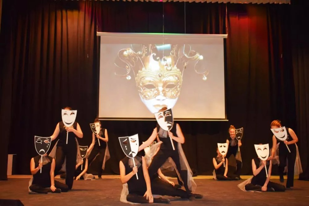 Любительские театры республики выступят в Кушнаренковском районе