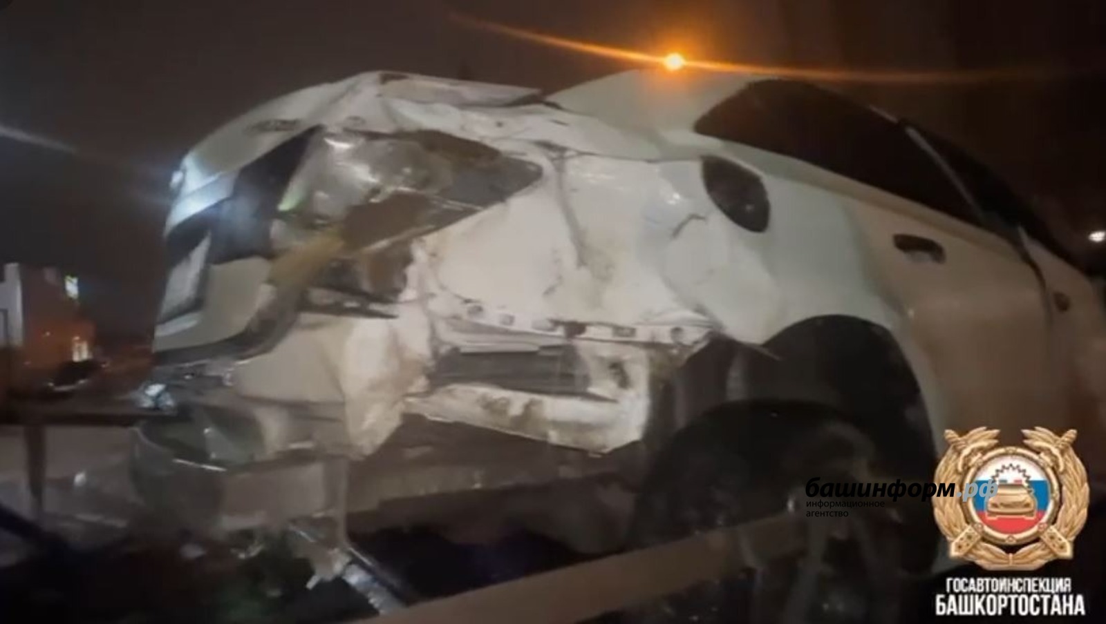 В Башкирии лишенный прав водитель опрокинул автомобиль, пассажирка погибла