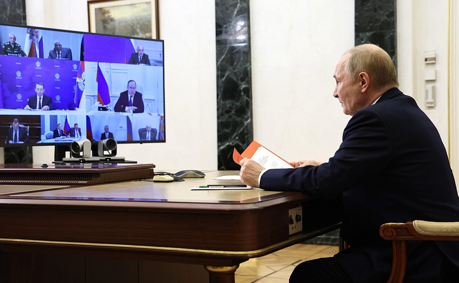 Президент РФ провёл совещание с постоянными членами Совета Безопасности