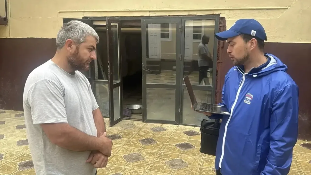 Волонтёр из Стерлитамака  помогает в Дагестане