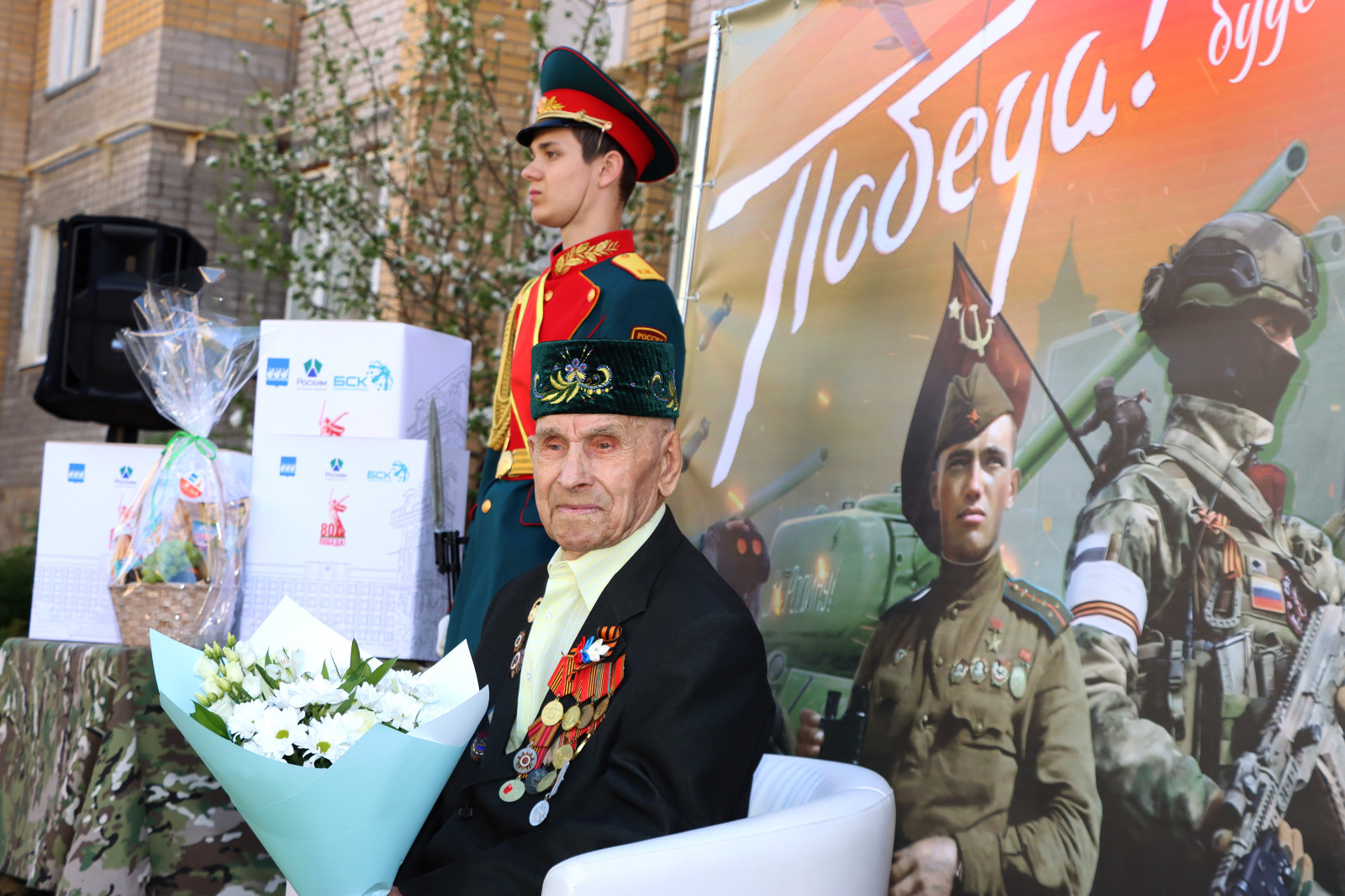 В Стерлитамаке прошли личные парады для ветеранов