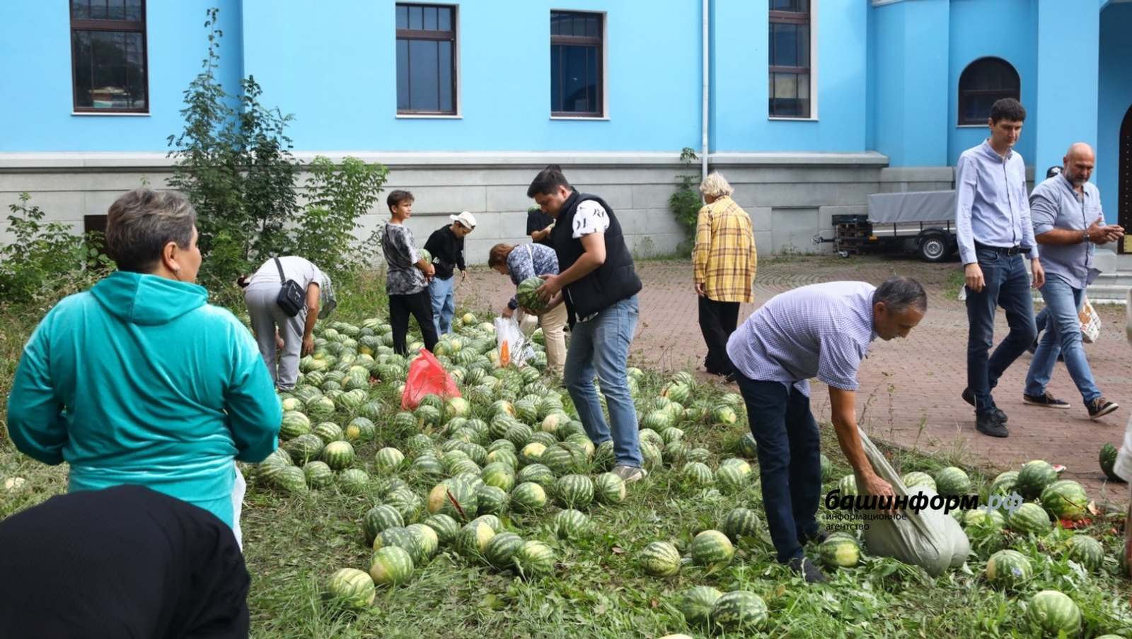 В Башкирии собору пожертвовали целую фуру арбузов