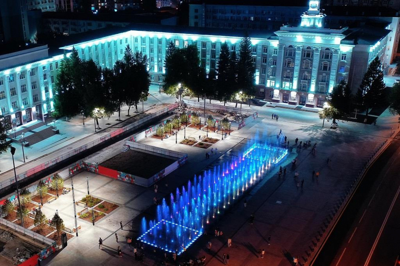 В столице Башкирии запущен светомузыкальный фонтан