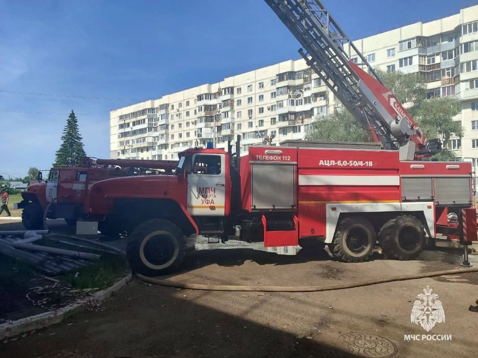 В Башкирии загорелась крыша школы