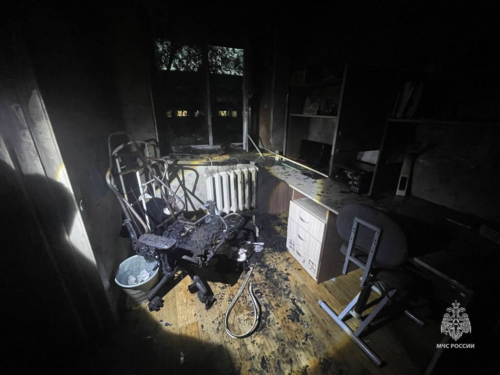 Огнеборцы спасли 10 человек при пожаре в Стерлитамаке