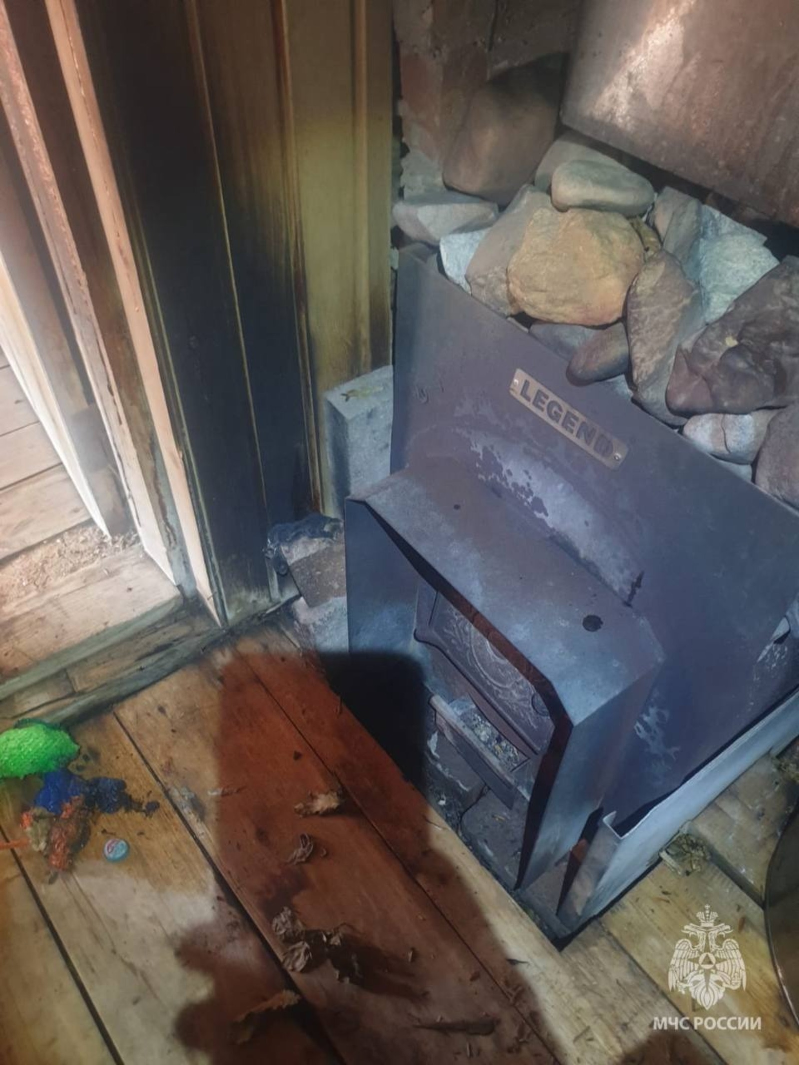 В Башкирии женщина получила тяжелые ожоги при растопке печи