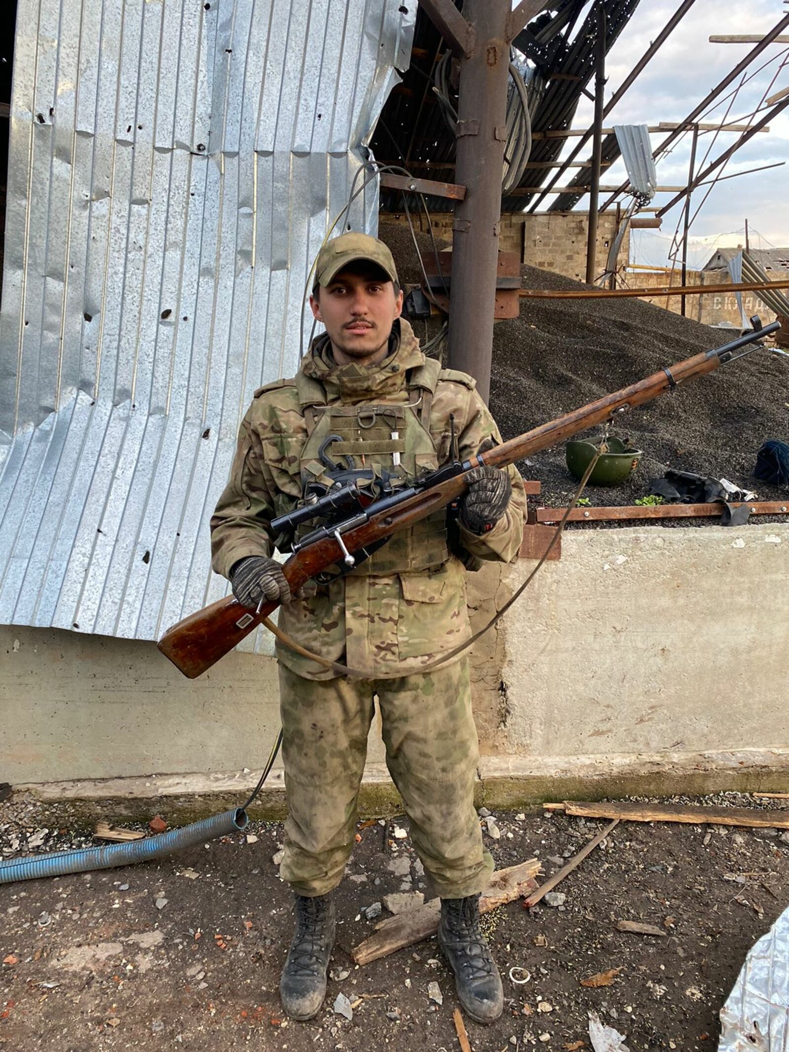 Время героев. Боец Шихан участвовал в первых боях