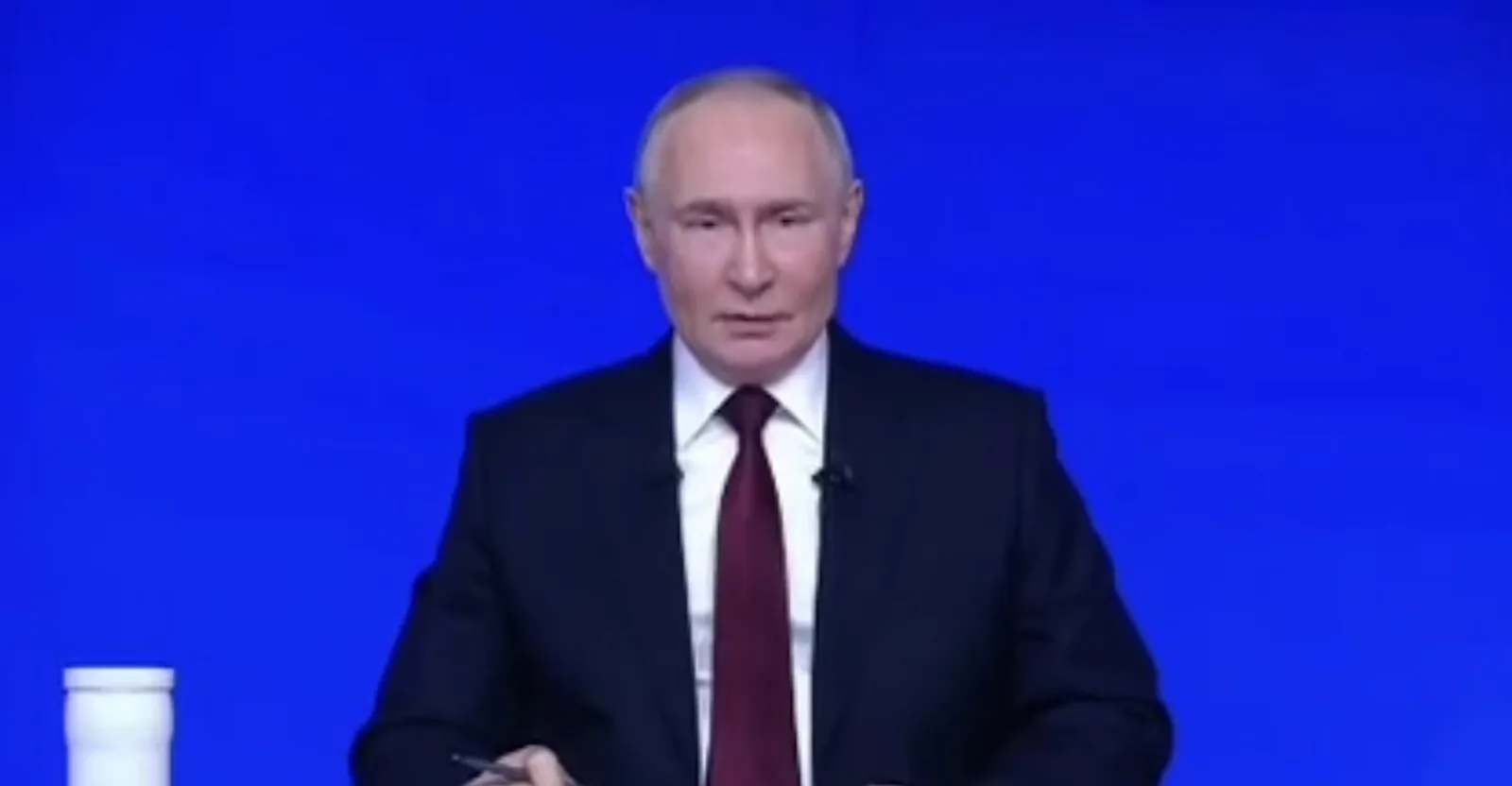 Владимир Путин вновь напомнил россиянам, как защититься от телефонных мошенников