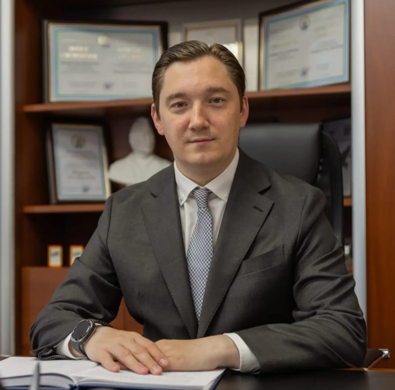 Глава администрации Стерлитамака поздравляет с Днём пожарной охраны