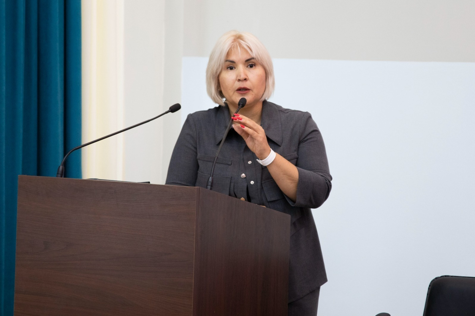 Лектор «Знания» рассказала студентам Уфы о роли взаимопомощи в СВО