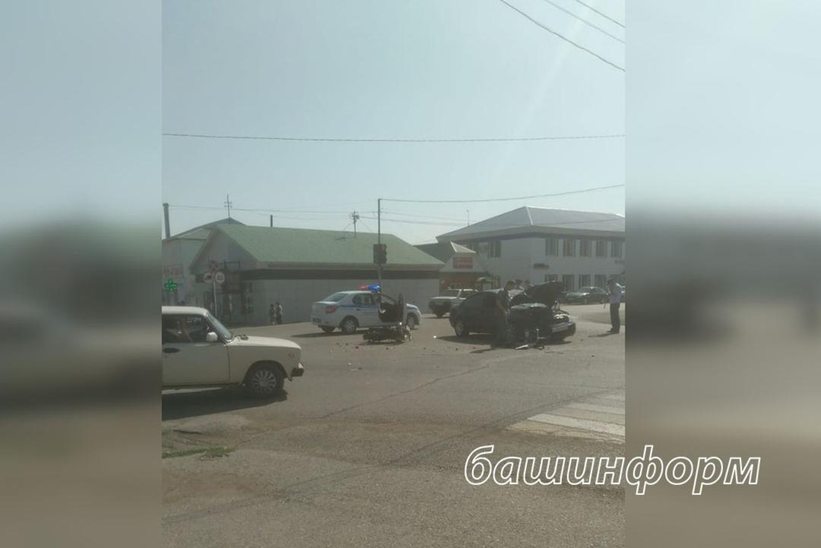 В селе Стерлибашево (Башкирия) подросток на скутере врезался в иномарку