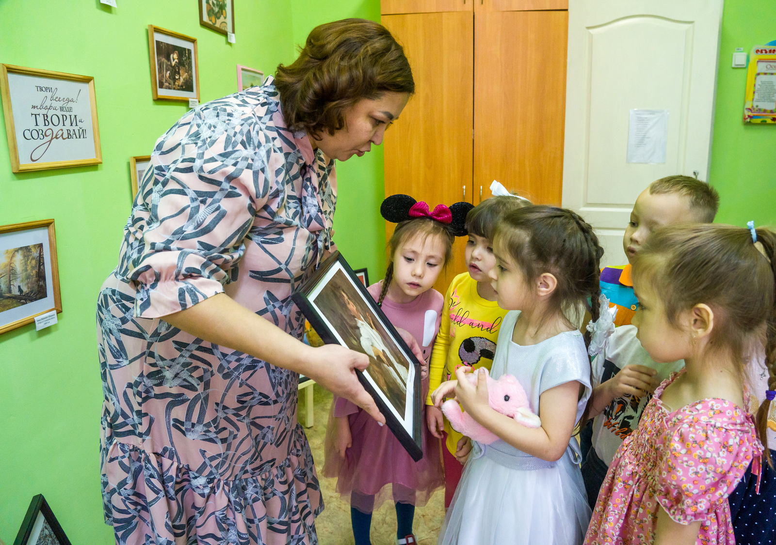 В детском саду Стерлитамака открылась картинная галерея