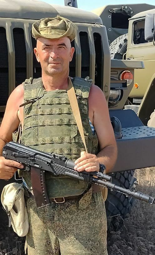 В одном полку  бойцы служили.  Пятнадцать Героями стали России