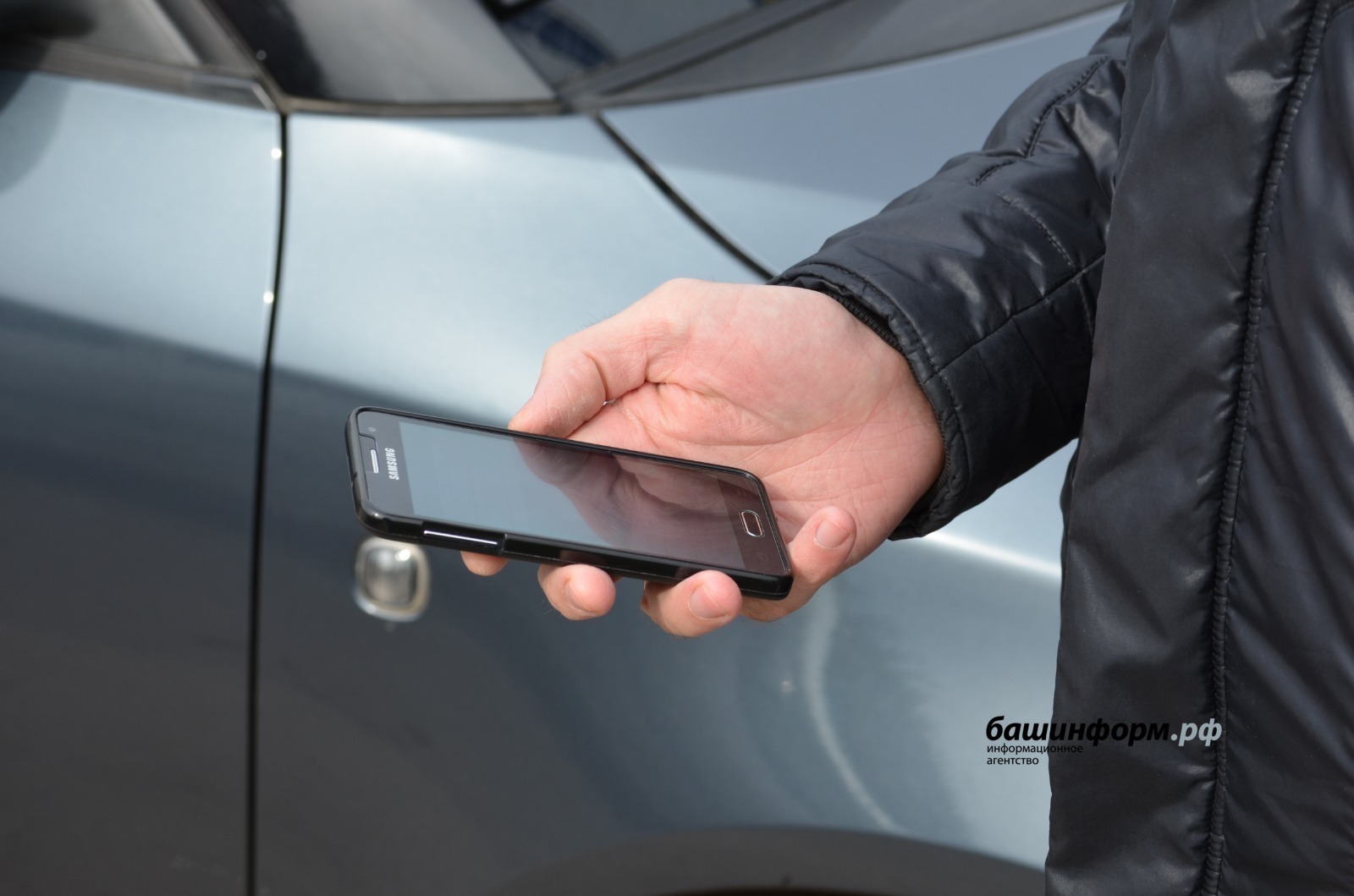 Житель Башкирии заплатил аферистам за свое интимное фото