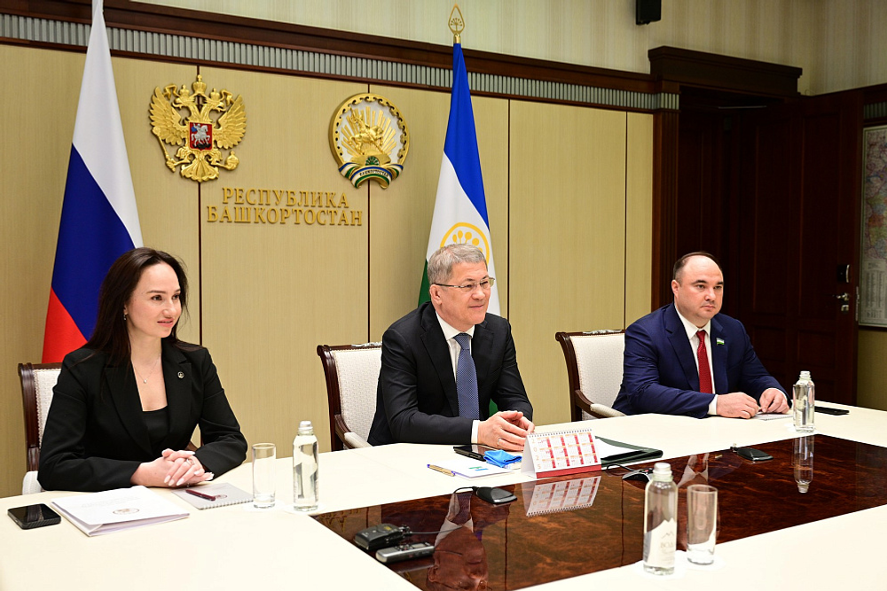 Радий Хабиров встретился с директором Китайско-Российской торговой платформы