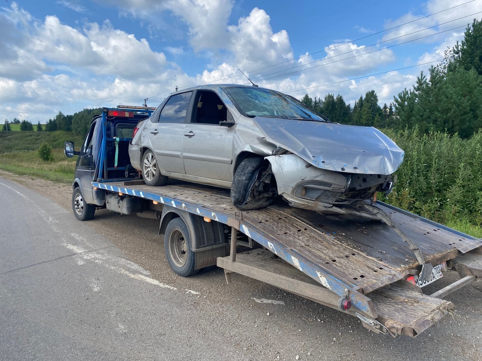 В Башкирии нетрезвый водитель врезался в здание магазина