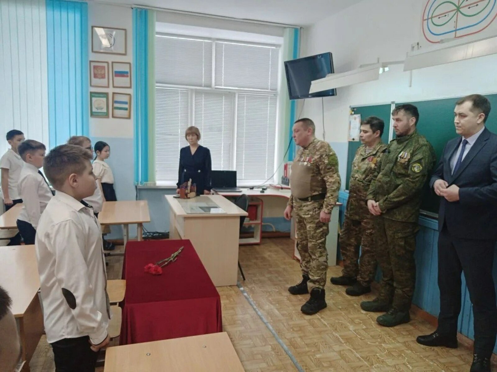 Помнят имена героев