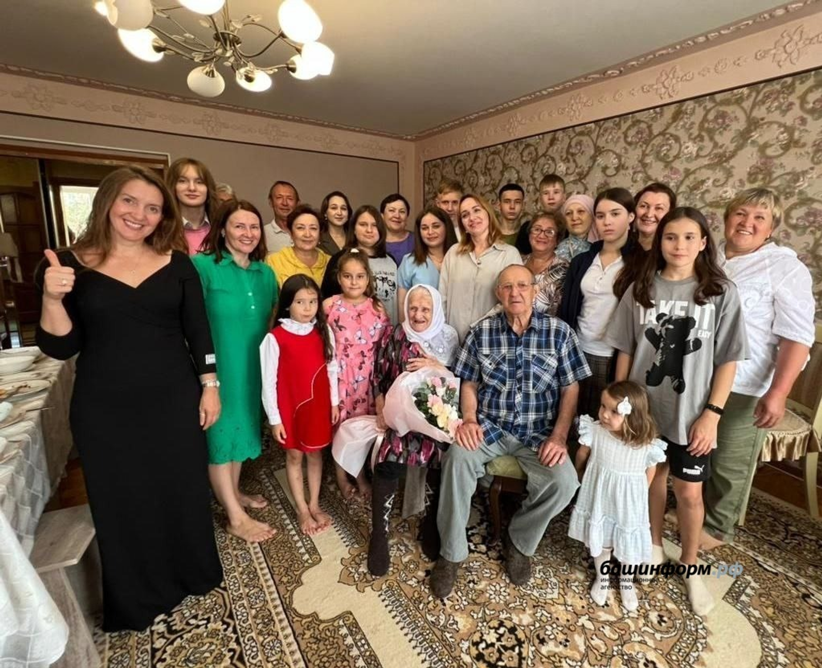 Путин и Хабиров поздравили жительницу Башкирии со 100-летием